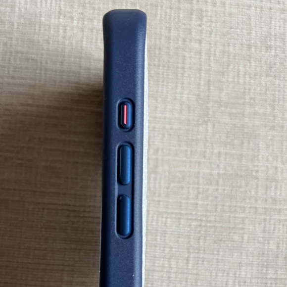 iPhone 16 Pro max case with 360 degree rotatable stand. Blue NWOT - Picture 5 of 6